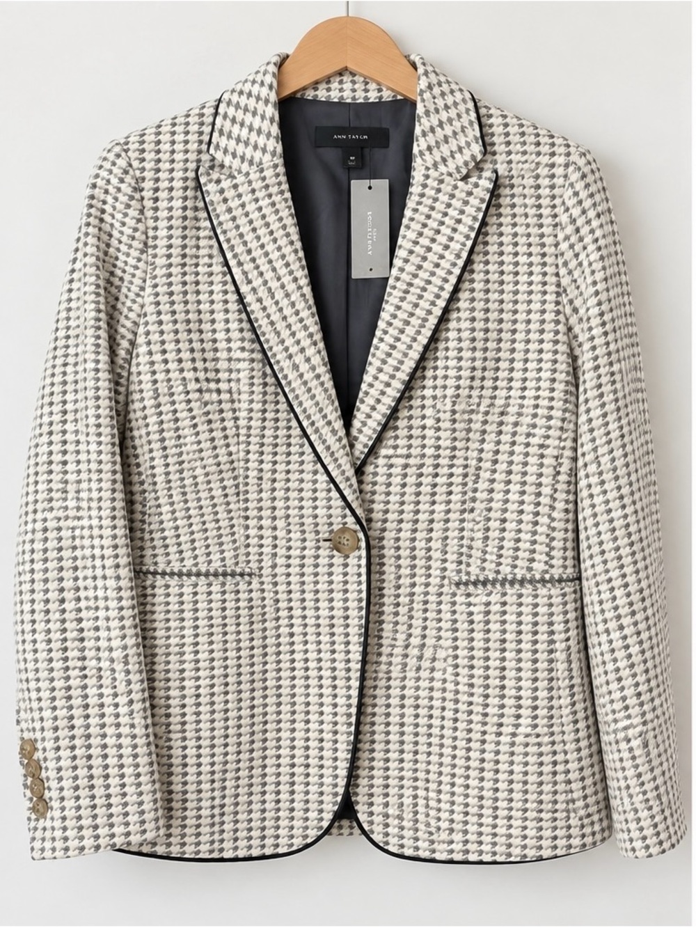 Beautiful NWT Ann Taylor Cream and Gray Houndstooth Blazer Sz 10P